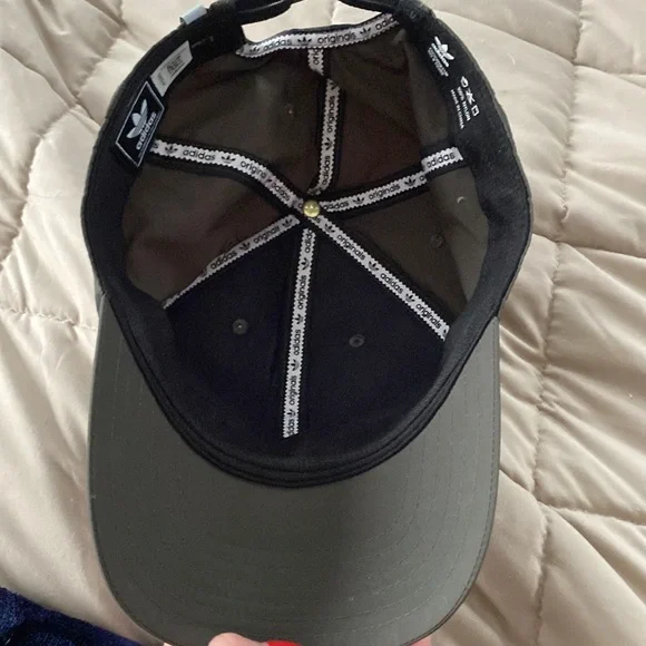 Adidas Originals Relaxed Modern Grey Strapback Hat - Picture 3 of 4